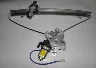 MITSUBISHI LANCER- 04/08; ÖN CAM KRİKOSU SOL ELEKTRİKLİ/MOTORLU 2FİŞLİ (HUSHAN)