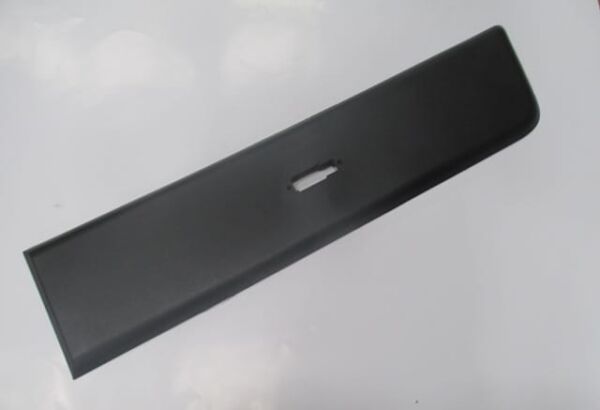 PEUGEOT BOXER- 14/24; ARKA ÇAMURLUK BANDI ÖN TARAF SOL (SİNYAL DELİKLİ)