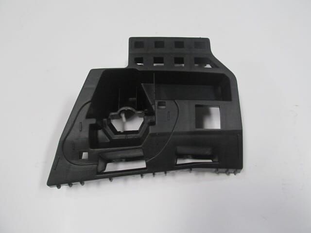 SKODA OCTAVIA- 13/17; ÖN TAMPON BRAKETİ SOL (PLASTİK)(TW)
