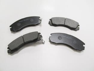 MITSUBISHI PAJERO- 98/00; ÖN FREN BALATASI (DİSK) (149,8X47,5X16) (DAIWA)