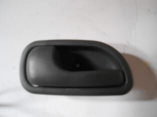 KIA SEPHIA- 97/98; ÖN KAPI İÇ AÇMA KOLU SAĞ KOYU GRİ (HUSHAN)