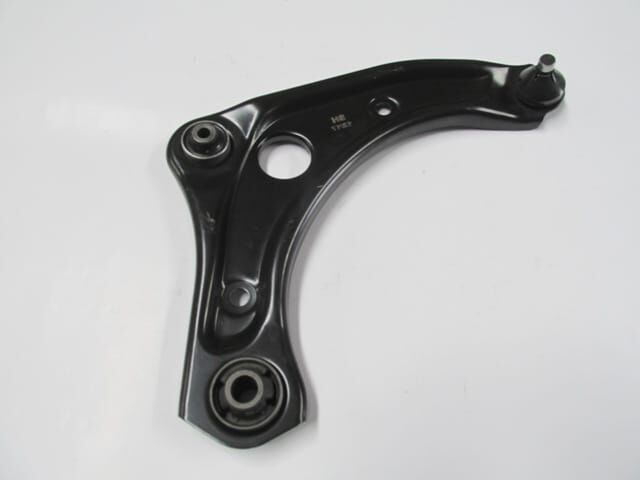 NISSAN MICRA- K13- 10/13; ÖN ALT TABLA SAĞ BURÇLU/ROTİLLİ (SH)