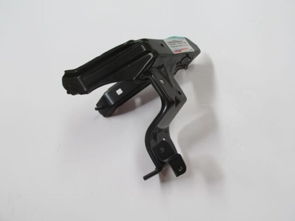 TOYOTA HILUX- PICK UP LN145- 02/05; ÖN ÇAMURLUK İÇ BAĞLANTI BRAKETİ SOL (TW)