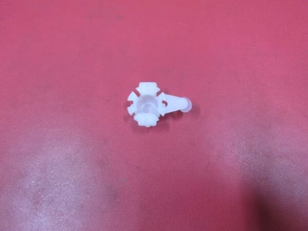 UNIVERSAL UNIVERSAL-; SİLGİ MANEVRA KOL AŞIĞI 10MM ÜÇGEN TİP TÜM ARAÇLAR İÇİN