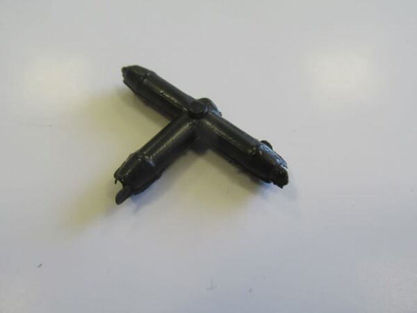 UNIVERSAL UNIVERSAL-; SU FİSKİYE HORTUMU BAĞLANTI PLASTİĞİ (T TİP)