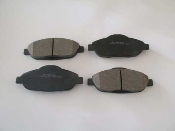 PEUGEOT 308- 08/13; ÖN FREN BALATASI (KABLOSUZ)(DİSK) (151X61,6X17) (BRAMAX)