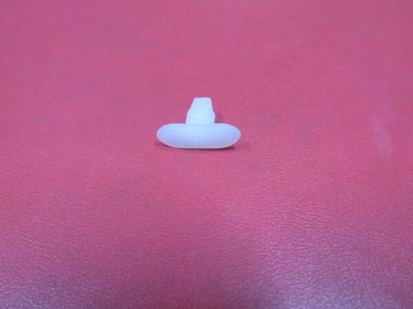 UNIVERSAL UNIVERSAL-; ÖN/ARKA KAPI TOZ LASTİĞİ KLİPSİ E TİPİ TÜM ARAÇLAR İÇİN