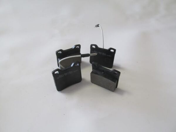 PEUGEOT 406- 95/04; ARKA FREN BALATASI (2 KABLOLU) (DİSK)(63.2x57.2x17)(BRAMAX)