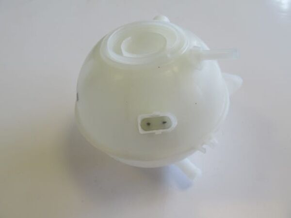 VOLKSWAGEN BORA- 99/05; RADYATÖR YEDEK SU DEPOSU (KAPAKSIZ)