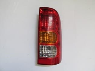 TOYOTA HILUX- PICK UP VIGO- 05/11; STOP LAMBASI SAĞ KIRMIZI/SARI/BEYAZ (DUYLU) (CASP)(E MARKLI)