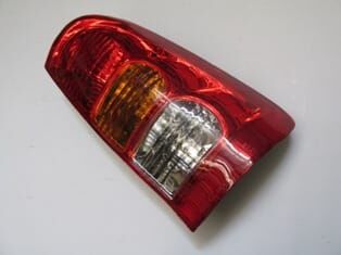 TOYOTA HILUX- PICK UP VIGO- 05/11; STOP LAMBASI SAĞ KIRMIZI/SARI/BEYAZ (DUYLU) (CASP)(E MARKLI)
