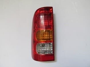 TOYOTA HILUX- PICK UP VIGO- 05/11; STOP LAMBASI SOL KIRMIZI/SARI/BEYAZ (DUYLU) (CASP)(E MARKLI)