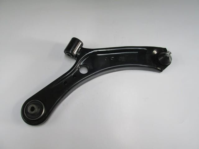 SUZUKI SX4- 07/13; ÖN ALT TABLA SAĞ ROTİLLİ/BURÇLU (SALINCAK) (SH)