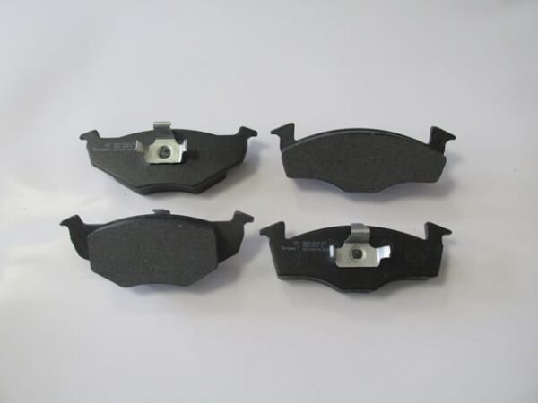 SEAT IBIZA- 00/01; ÖN FREN BALATASI (DİSK) (141,6X50X18,80/141,6X47,4X18,80) (BRAMAX)