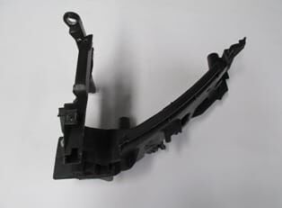 AUDI Q5- 10/12; FAR ALT BAĞLANTI BRAKETİ KÖŞE SAĞ PLASTİK (TW)