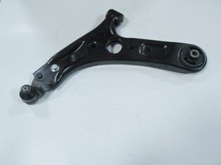 HYUNDAI I30- 12/16; ÖN ALT TABLA SOL (BURÇLU/ROTİLLİ) (SALINCAK) (SH)