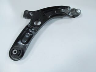 HYUNDAI I30- 12/16; ÖN ALT TABLA SOL (BURÇLU/ROTİLLİ) (SALINCAK) (SH)