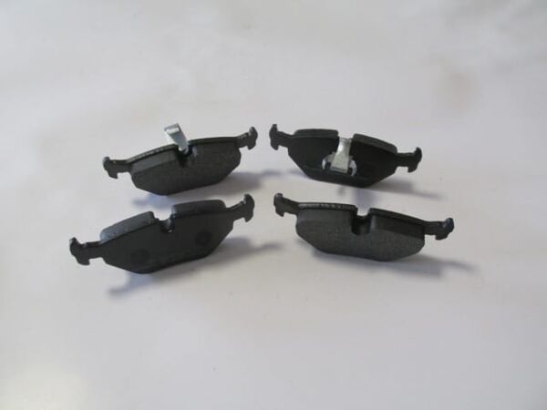 BMW 5 SERI- E39- 96/00; ARKA FREN BALATASI (KABLOSUZ)(DİSK) (121,9X45X16,5/123,1X45X16,5)(BRAMAX