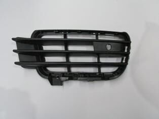 VOLKSWAGEN TOUAREG- 10/14; ÖN TAMPON PANJURU SAĞ SENSÖR DELİKLİ (BFN)