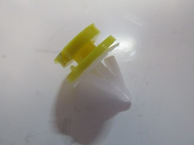 UNIVERSAL UNIVERSAL-; KAPI DÖŞEME KLİPSİ (RENAULT/DACIA)