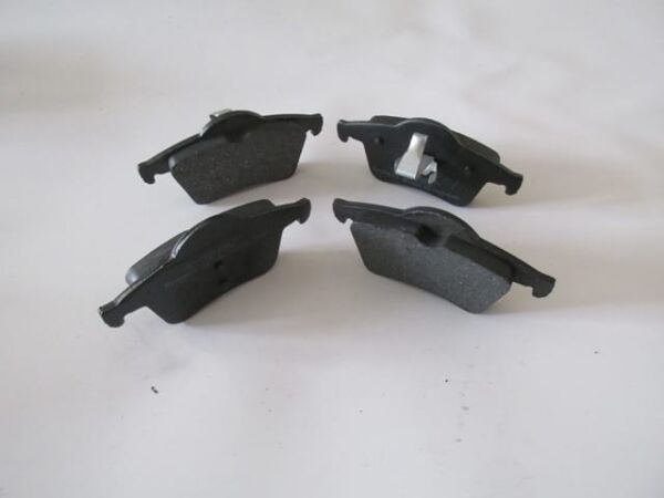 VOLVO S60- 00/04; ARKA FREN BALATASI (KABLOSUZ)(DİSK)(122,7X53,8X16,2/12 3,8X53,8X16,2)(BRAMAX)