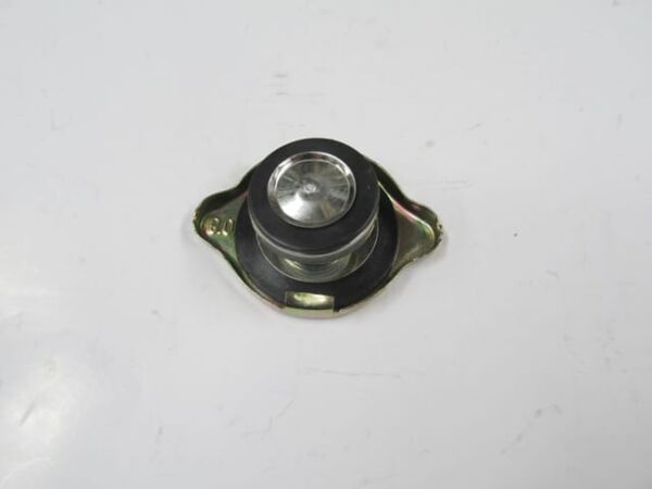 UNIVERSAL UNIVERSAL;- RADYATÖR KAPAĞI BÜYÜK TİP KAMYONET TİPİ (NKR/NPR/ŞAMPİYON) (FPI)