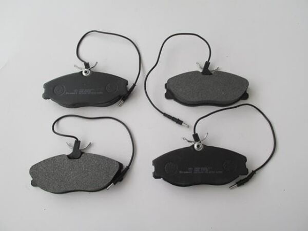 CITROEN XSARA- 98/00; ÖN FREN BALATASI (4 KABLOLU) (DİSK)(130X56,4X19,5)(BRAMAX)