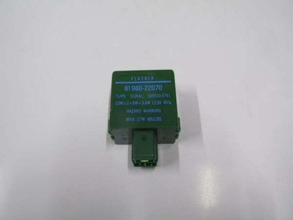 UNIVERSAL UNIVERSAL-; FLAŞÖR (3 UÇLU) YEŞİL TÜM JAPON/KORE ARAÇLARI İÇİN