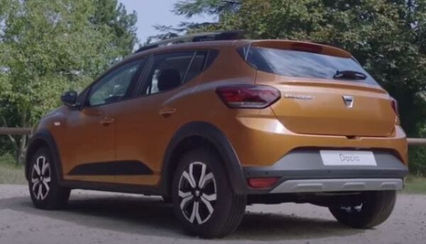 DACIA SANDERO STEPWAY- 21/25; ARAÇ BİLGİLERİ VE RESİMLERİ