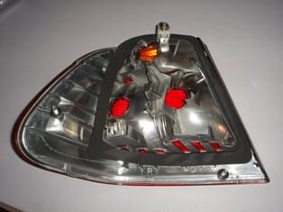 BMW 3 SERI- E46- SD- 98/01; DIŞ STOP LAMBASI SAĞ KIRMIZI/ÜSTÜ SARI (TYC)