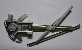 HYUNDAI MATRIX- 06/08; ÖN CAM KRİKOSU SOL ELEKTRİKLİ/MOTORLU 2FİŞLİ (HUSHAN)