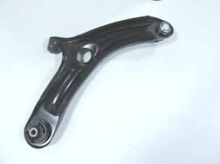 HYUNDAI I20- 09/12; ÖN ALT TABLA SOL ROTİLLİ/BURÇLU (SALINCAK) (SH)