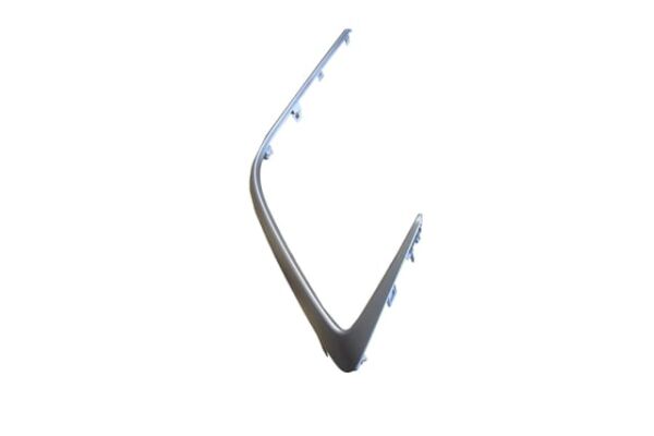 TOYOTA COROLLA- HB- 20/22; ÖN TAMPON PANJURU DIŞ ÇERÇEVE ÇITASI SAĞ GÜMÜŞ GRİ (TYG)