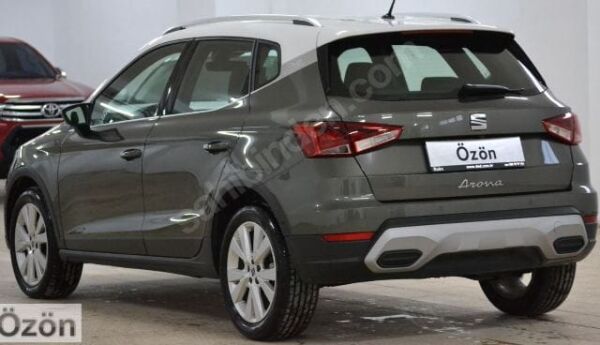 SEAT ARONA- 22/25; ARAÇ BİLGİLERİ VE RESİMLERİ