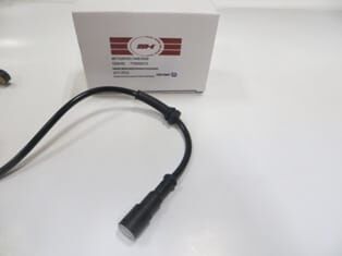 RENAULT SCENIC- 1- 00/03; ABS SENSÖRÜ ÖN SAĞ/SOL AYNI (ADET) 2 FİŞLİ (1,4/1,6/1,8/2,0/1,9DCİ)(SH)