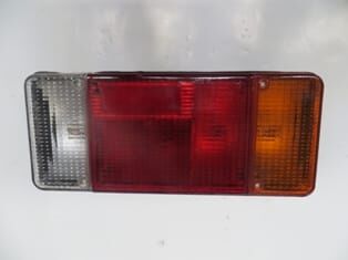 IVECO DAILY- 90/98; STOP LAMBASI SAĞ KIRMIZI/BEYAZ (SOKETİ ORJİNAL TİP DEĞİL) (FAMELLA)