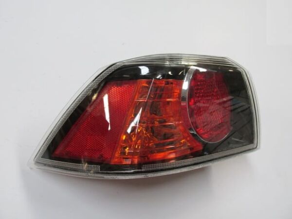 MITSUBISHI LANCER- 11/16; DIŞ STOP LAMBASI SOL KIRMIZI/SARI (SİYAH) (DEPO)