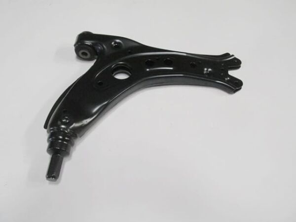 SKODA FABIA- 01/07; ÖN ALT TABLA SAĞ/SOL AYNI (ADET) BURÇLU/ROTİLSİZ (SALINCAK)(SH)