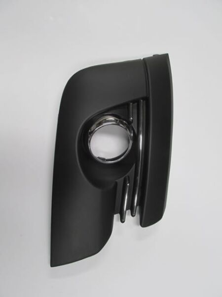 PEUGEOT 3008- 09/13; SİS LAMBA KAPAĞI SAĞ SİS DELİKLİ (SİS ÇERÇEVESİ NİKELAJLI) (TYG)