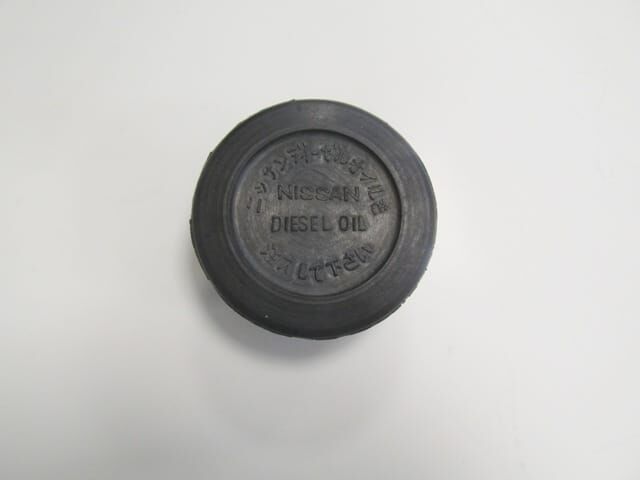 NISSAN PICK UP- D21- 89/97; MOTOR YAĞ KAPAĞI