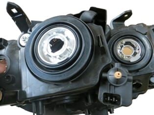 MITSUBISHI L200- PICK UP- 10/15; FAR LAMBASI SAĞ ELEKTRİKLİ/MOTORLU/MERCEKLİ (KOTO)