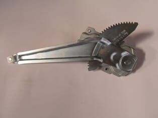 TOYOTA COROLLA- AE101- 93/98; ARKA CAM KRİKOSU SAĞ MANUEL (HUSHAN)