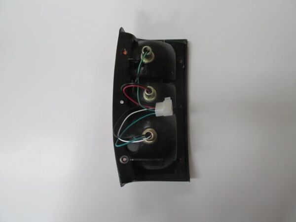 MITSUBISHI L200- PICK UP- 97/98; STOP LAMBASI SAĞ SİYAH SARI/BEYAZ KIRMIZI (DEPO)