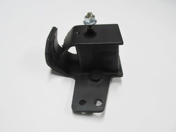 NISSAN PICK UP- D21- 89/97; MOTOR TAKOZU SAĞ 4X2 (FPI)