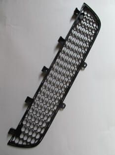 MITSUBISHI L200- PICK UP- 10/13; ÖN TAMPON PANJURU ORTA (ÇİFT KABİN)(FPI)