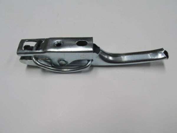 MITSUBISHI L200- PICK UP- 90/98; BAGAJ KAPAĞI YAN AÇMA KOLU (MANDALLI) (FPI)