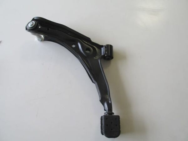 NISSAN SUNNY- B13- 90/94; ÖN ALT TABLA SAĞ ROTİLLİ (SALINCAK) (SH)