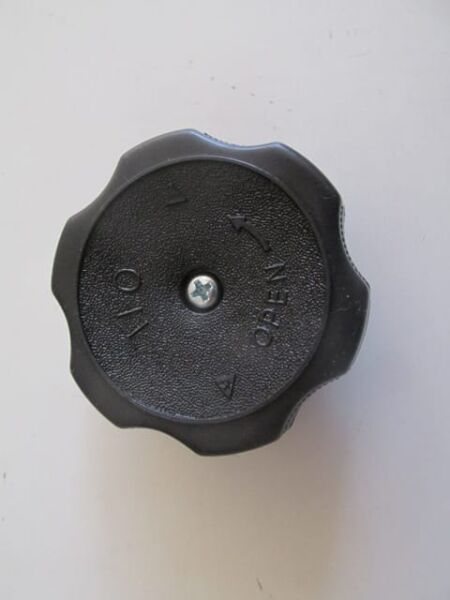 MITSUBISHI L200- PICK UP- 90/98; MOTOR YAĞ KAPAĞI (ÜSTÜ DÜZ TİP)