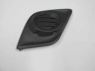 TOYOTA HILUX- PICK UP- 15/19; SİS LAMBA KAPAĞI SAĞ SİS DELİKSİZ (LM)