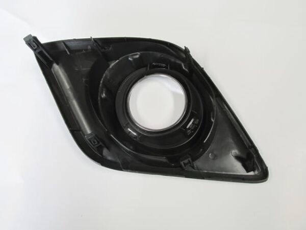 TOYOTA HILUX- PICK UP- 15/19; SİS LAMBA KAPAĞI SOL SİS DELİKLİ (SİS YUVASI NİKELAJLI) (CASP)